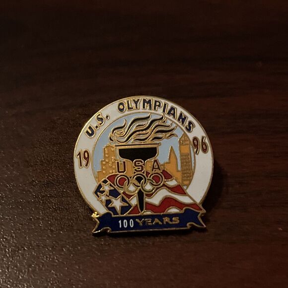 1996 Atlanta Olympics Team USA Olympic Torch Flag Lapel Hat Pin‎ - Picture 1 of 3